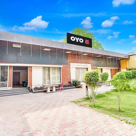 Hotel O Mayur Resort Mathura Εξωτερικό φωτογραφία
